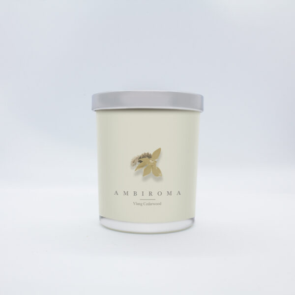 Ylang Cedarwood candle with silver lid