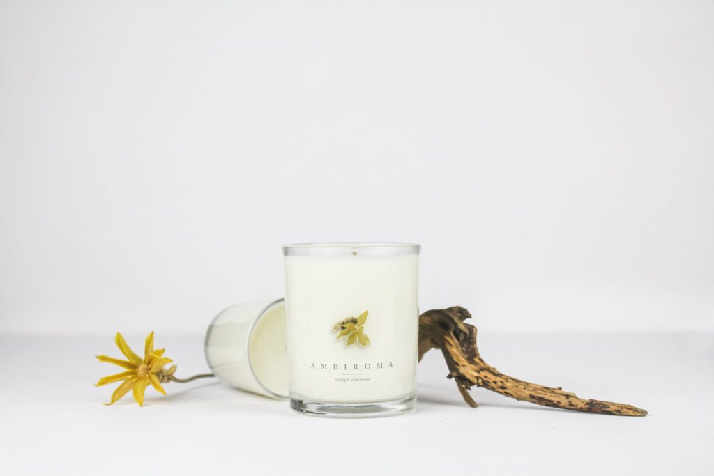 floral candle - ylang cedarwood